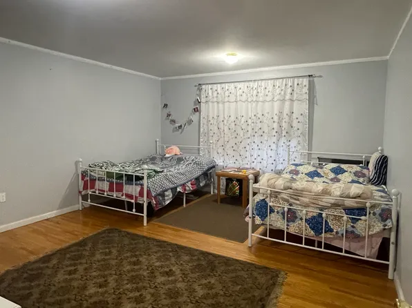12 General Karge Ct Floor 1, Elizabeth, NJ 07202