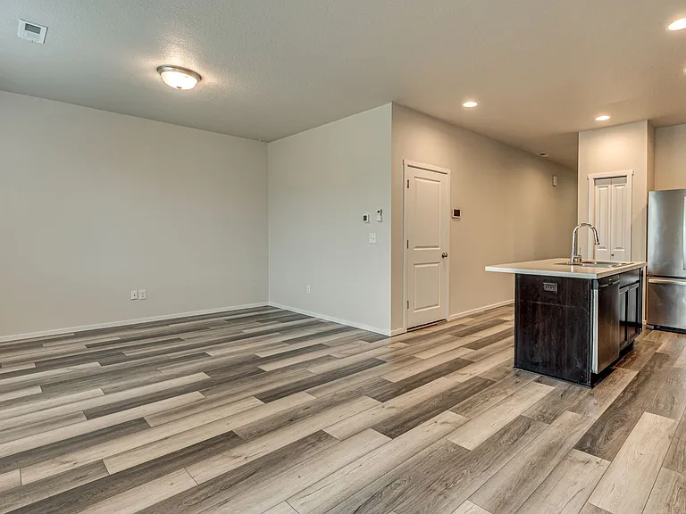 1916 S Robin Way — Photo 9