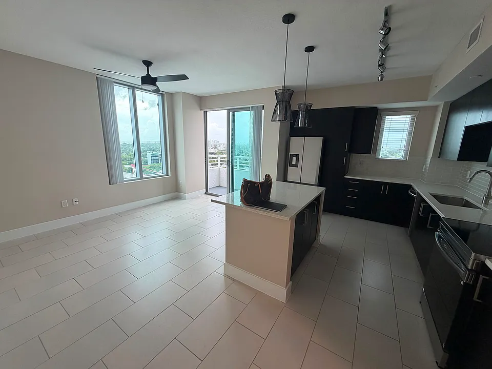 1111 SW 3rd Ave #220