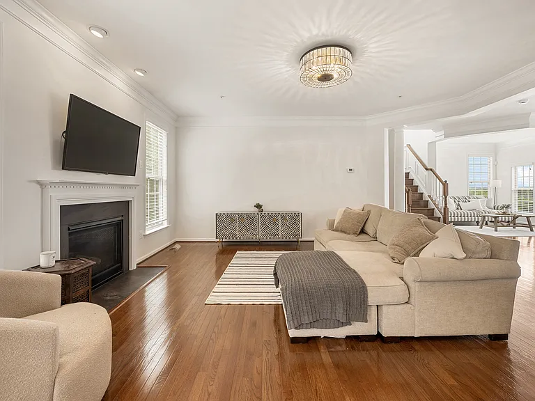 406 Bricker Dr — Photo 12