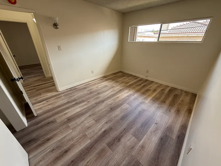 Fairview Ave — Photo 9