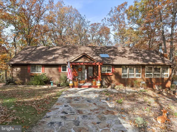 340 Winter Camp Trl, Hedgesville, WV 25427