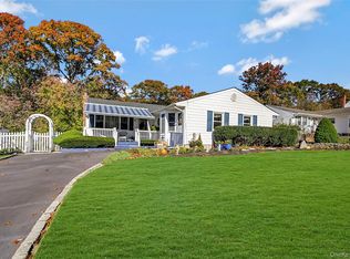 17 Washington Heights Street, Selden, NY 11784