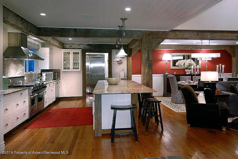 4 bed, 5.5 bath, 3245 sqft, $60,000 — Photo 2