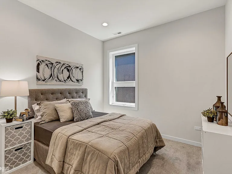 5201 S Wabash Ave #2 — Photo 15