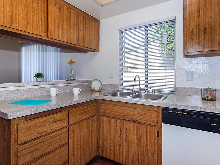 Ridgewood Village Apartment Homes — Photo 32
