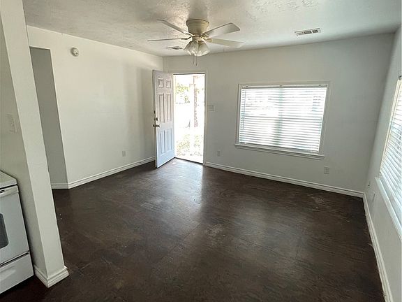 4th image of 204 Davis St