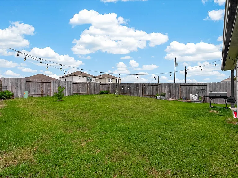 10411 Meadow Saffron Dr — Photo 37