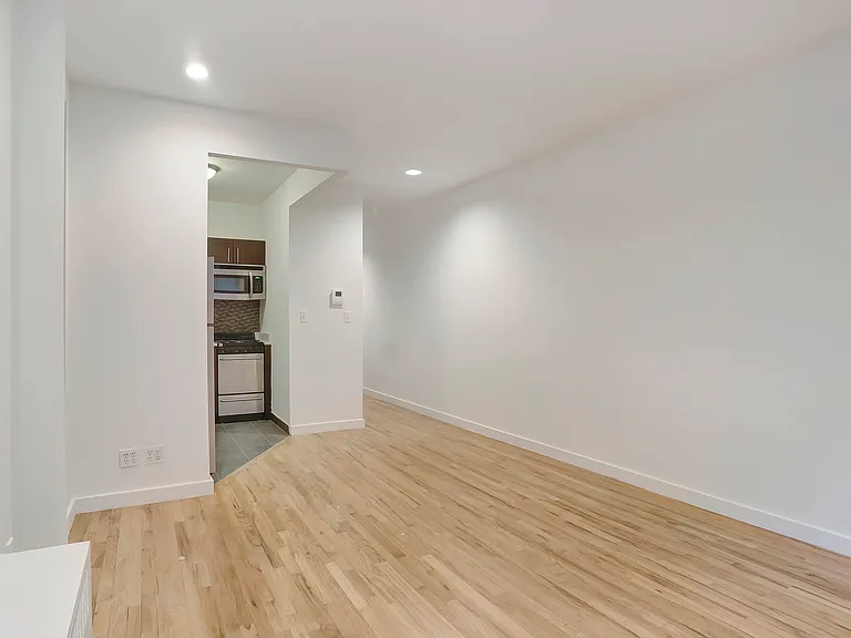 132 E 96th St #1B — Photo 5