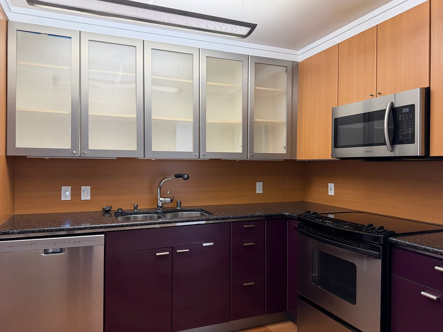 2 bed, 1006 sqft, $3,199 — Photo 4