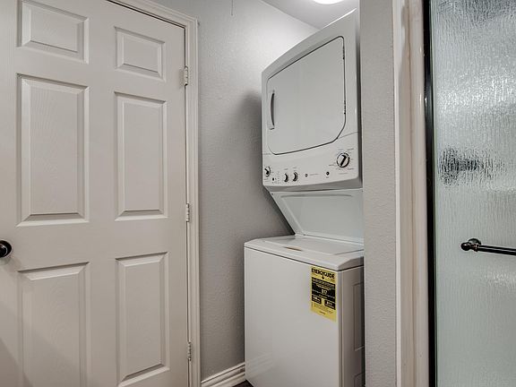3rd image of 131 N Ballard Ave
