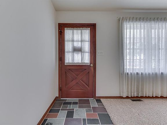 4th image of 7333 Forest Park Dr