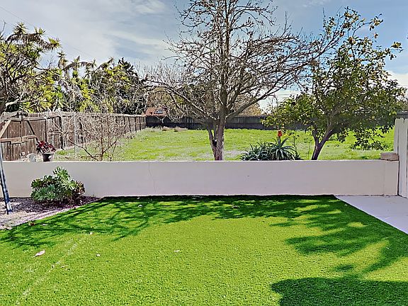 4th image of 3345 Oleander Ave