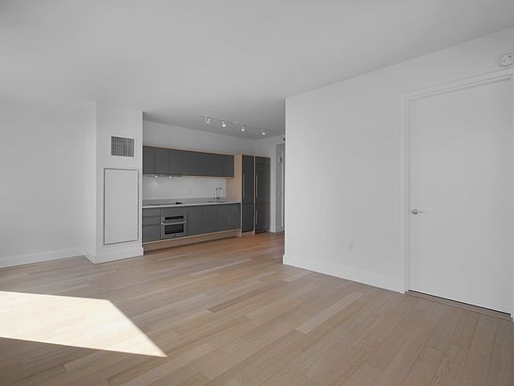 5th image of 10 City Pt APT 32H