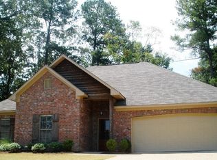 618 Pinebrook Pl, Brandon, MS 39047