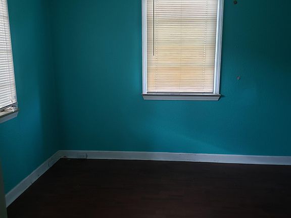 3rd image of 1567 Shirley Dr