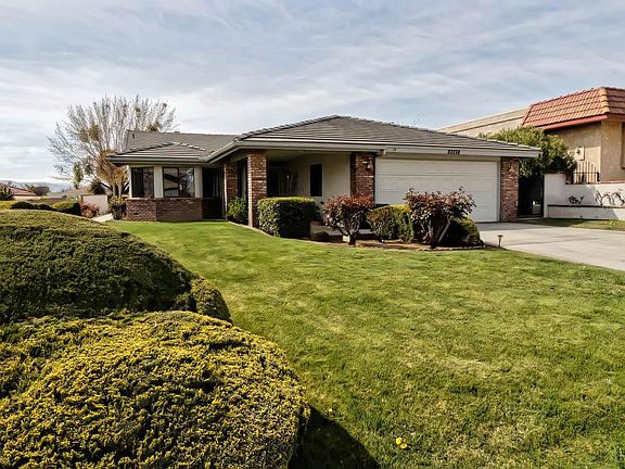 2nd image of 18025 Pebble Beach Dr