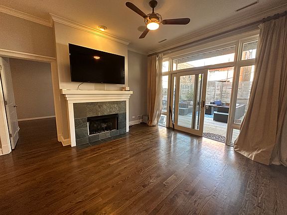 3rd image of 800 W Cornelia Ave APT 205