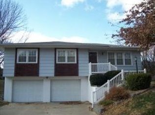 2910 Morningside Dr, Saint Joseph, MO 64503