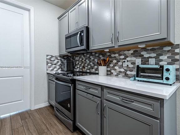 5th image of 1190 Eucalyptus Dr Unit 3