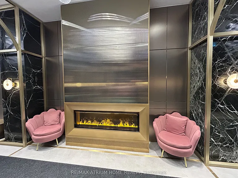 771 Yonge St #505 — Photo 5