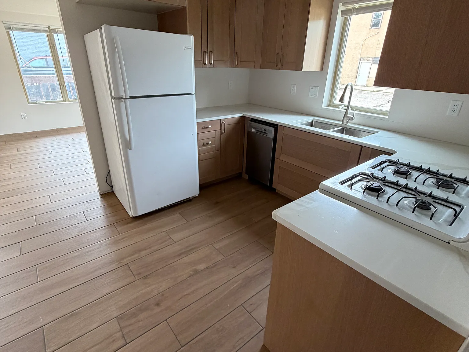 2 bed, 2000 sqft, $1,500 — Photo 1