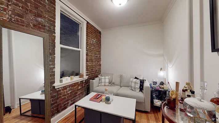 Rented by Bond New York | media 7