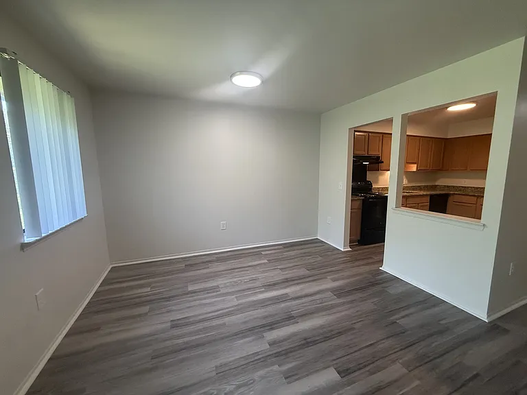 Franklin River Apartments — Photo 69