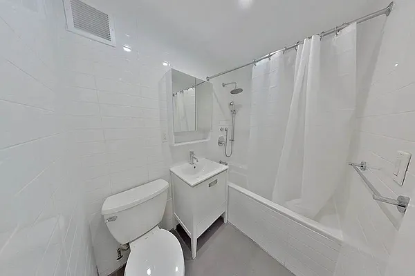 Rented by Oxford Property Group | media 5