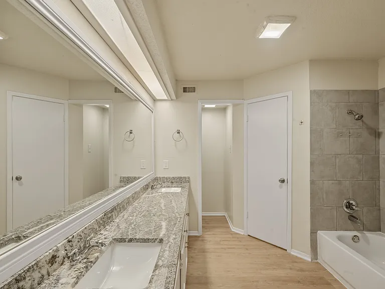 1622 Brown Trl — Photo 14