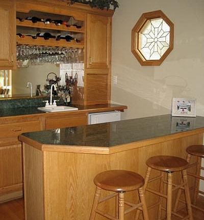 wet bar in great room