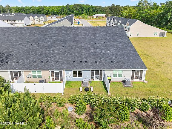 5th image of 2063 Parow Lane NW