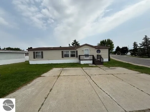 7372 Clans St, Alma, MI 48801