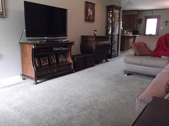 3rd image of 329 Prevost Dr