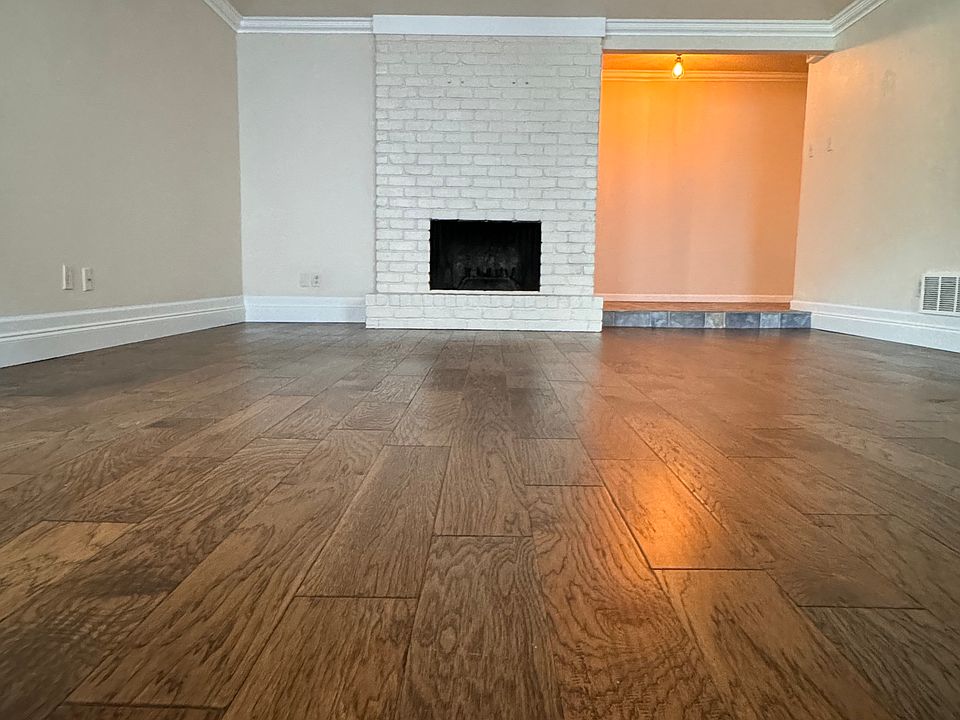 1st image of 868 Chateau Valee Cir