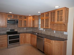 31 Crooked Pine Dr, Medford, NY 11763