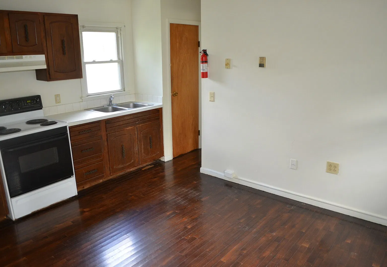 61 Elmwood Avenue, Unit K — Photo 1