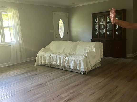 3rd image of 106 Richards Rd