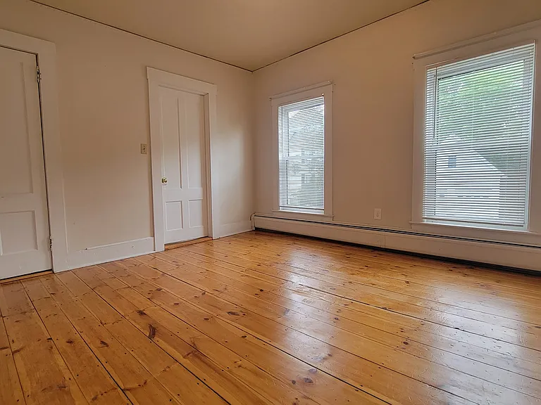 25 Pine St #A — Photo 8