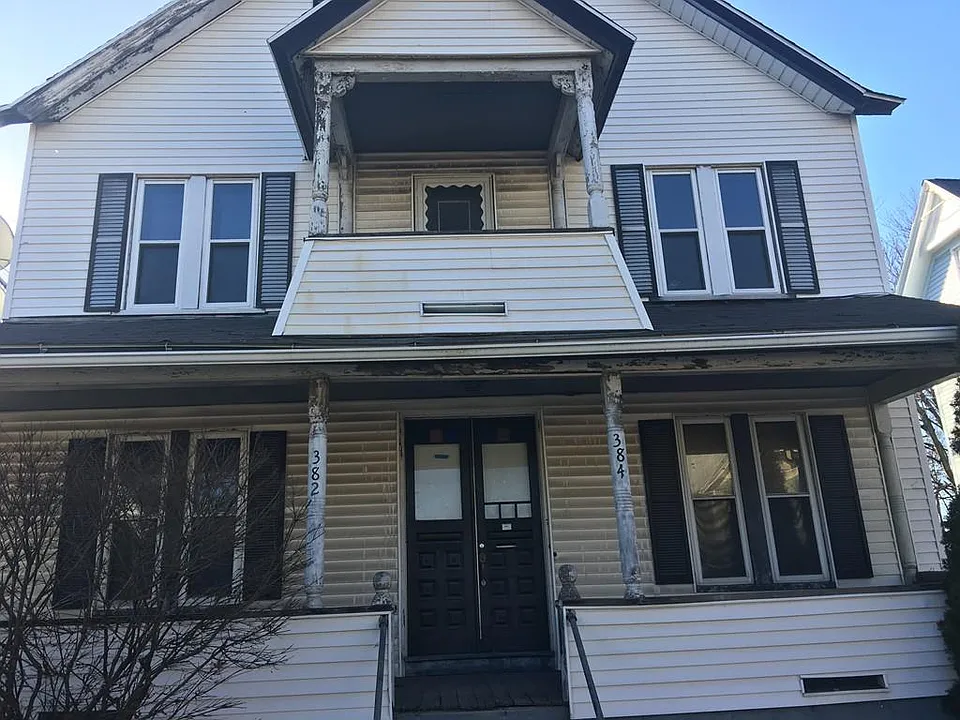 Building Photo 4