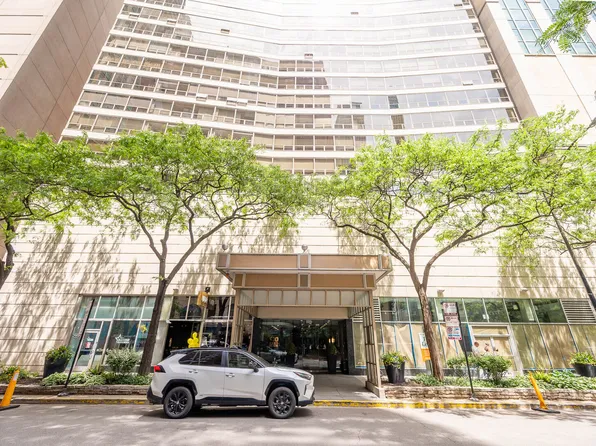 110 E Delaware Pl APT 1702, Chicago, IL 60611