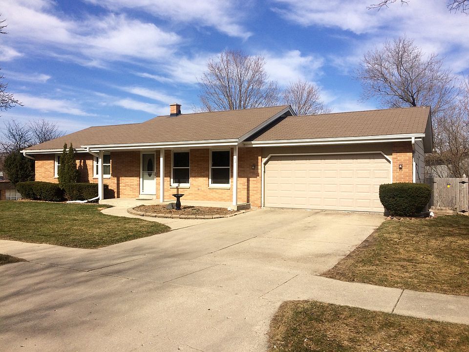 1st image of 152 Laurel Dr N