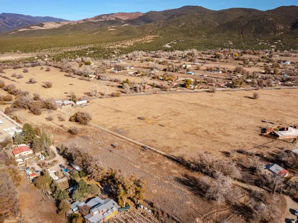 520 Kit Carson Rd, Taos, NM 87571