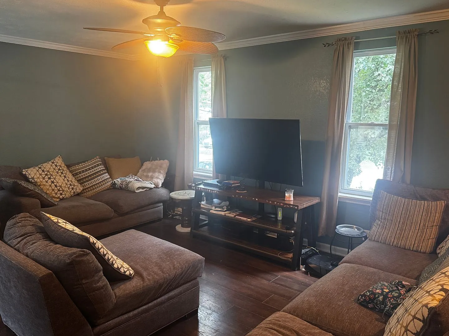 Prime Location Rental! — Photo 2