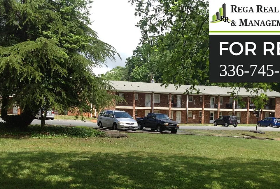 5225 Shattalon Dr #17