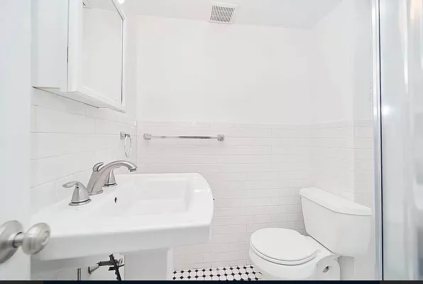 Rented by Compass | media 35