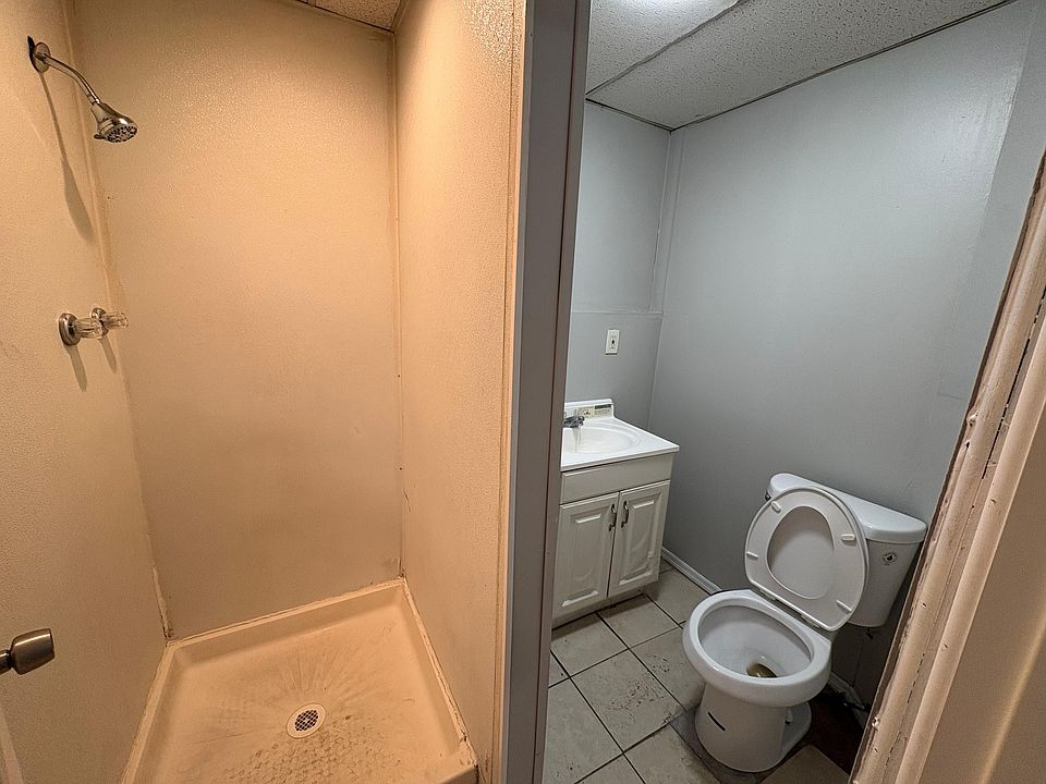 2nd image of 3163 6th Ave APT 1