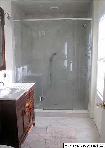 407 Chicago Blvd — Photo 16