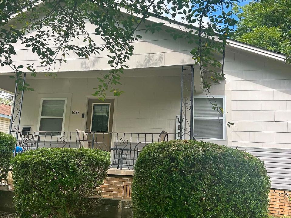 1st image of 1028 Waverly St