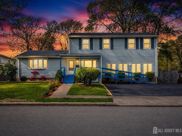 84 Orange St, Woodbridge, NJ 07095